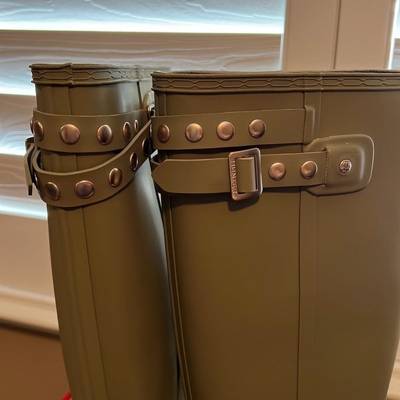 HUNTER tall Wedge Backstrap Boot in Sage - Picture 4 of 10